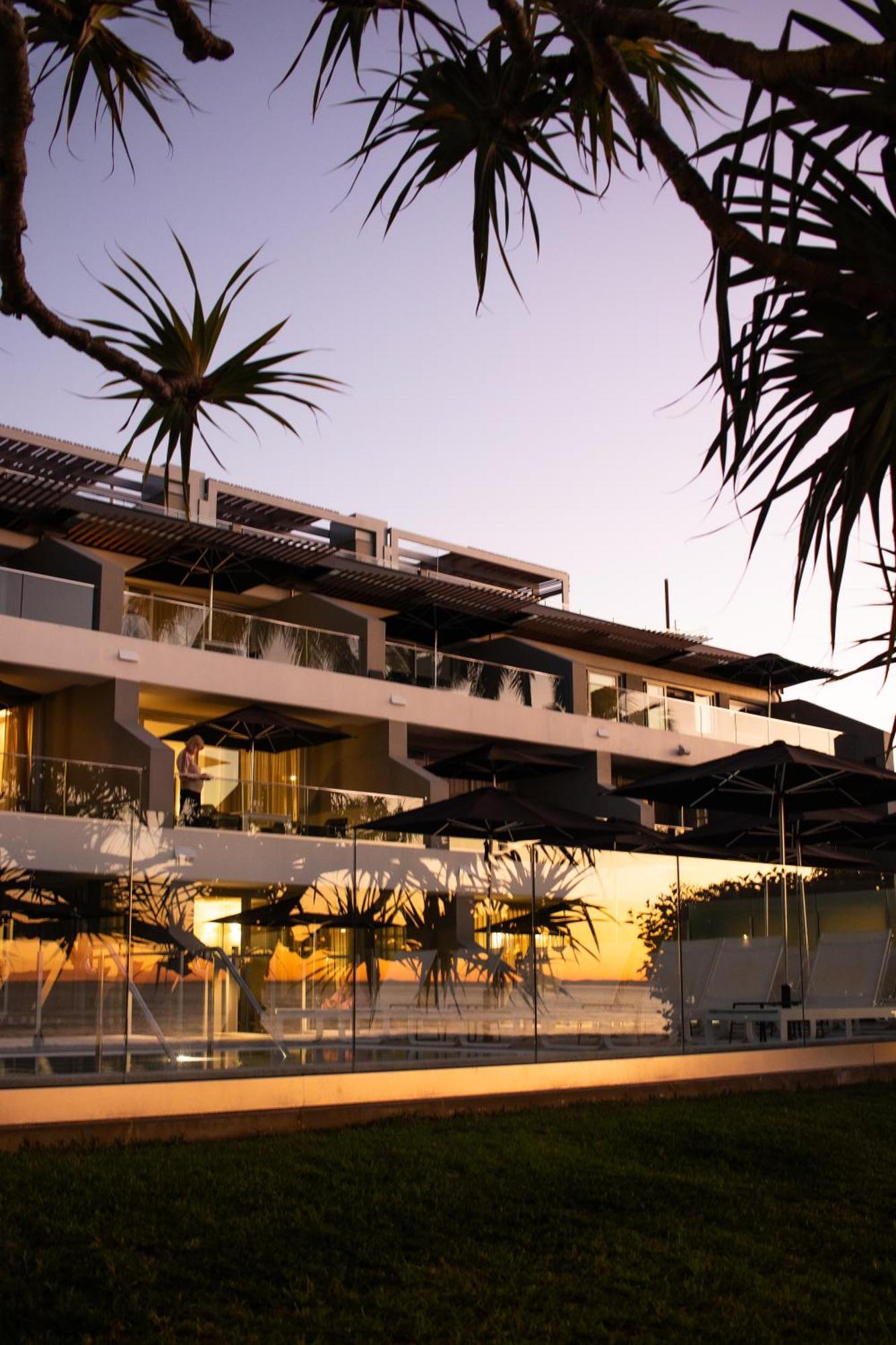 Netanya Noosa Beachfront Resort Exterior foto