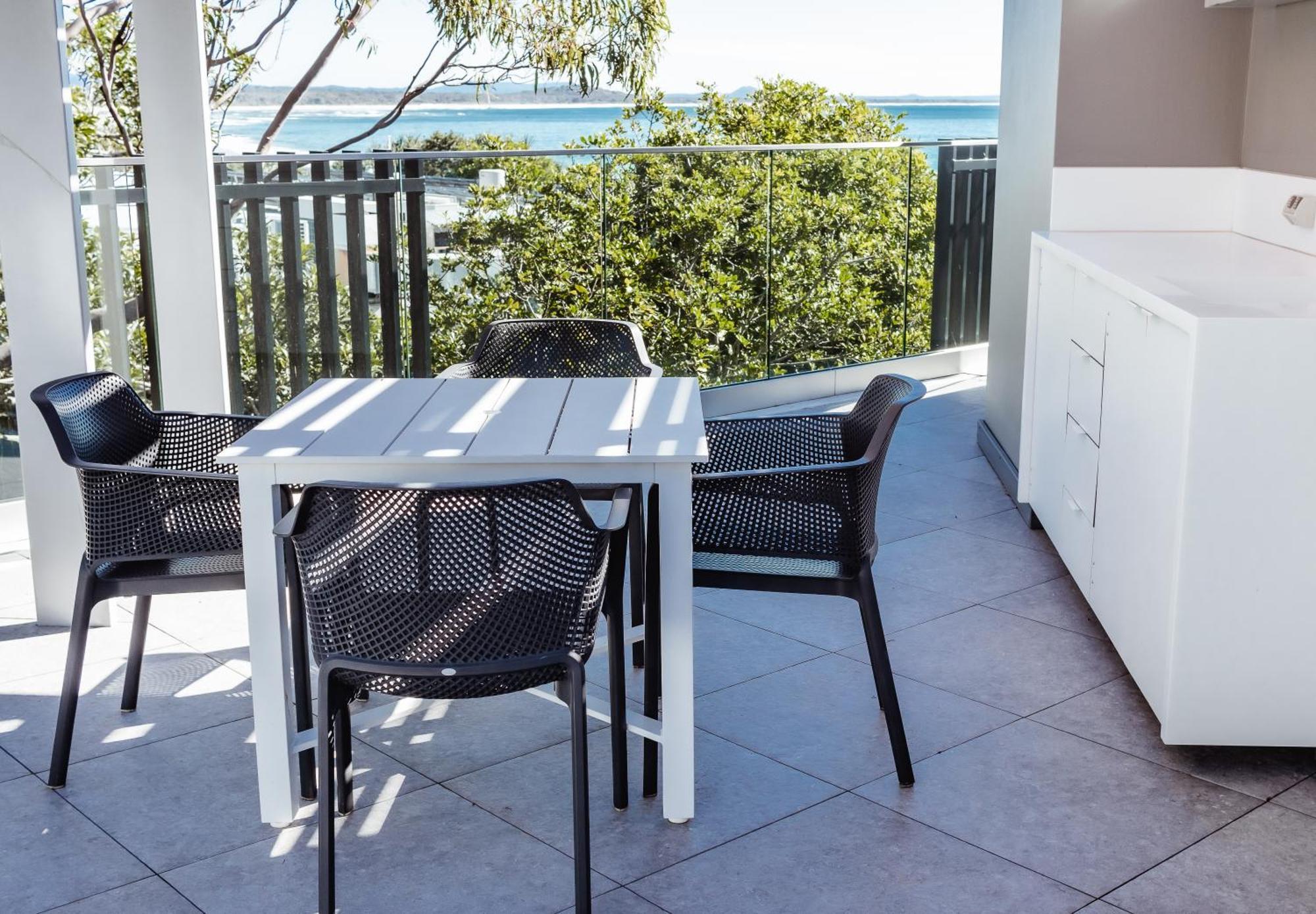 Netanya Noosa Beachfront Resort Exterior foto